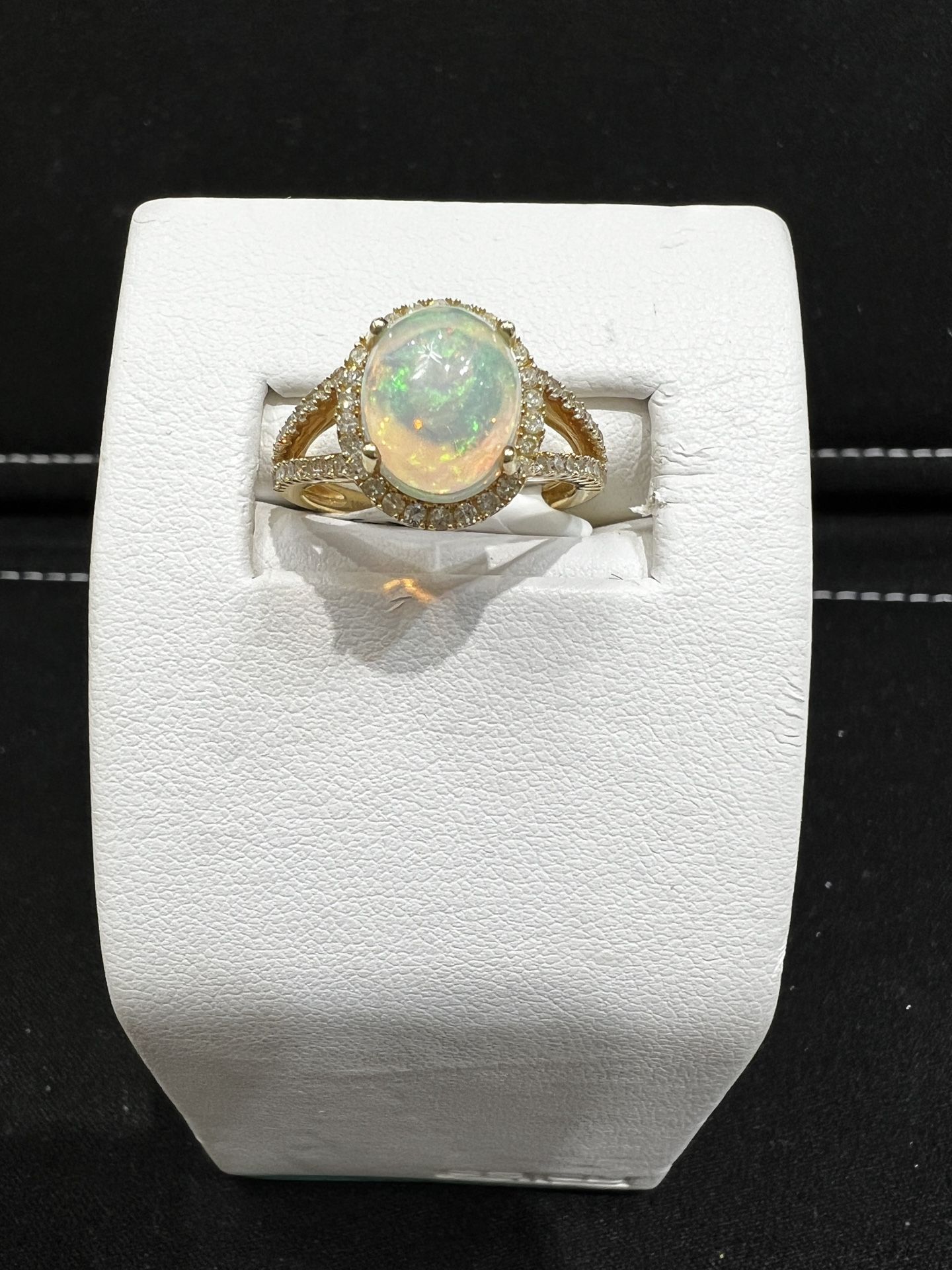 💫Radiant 14k Opal Ring with 2ct Opal and 1/2ct Natural Diamonds💫