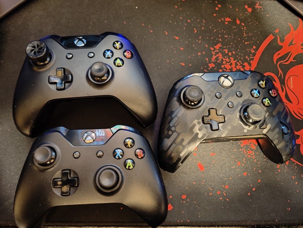 Selling Xbox Controllers for Sale in Fresno, CA OfferUp