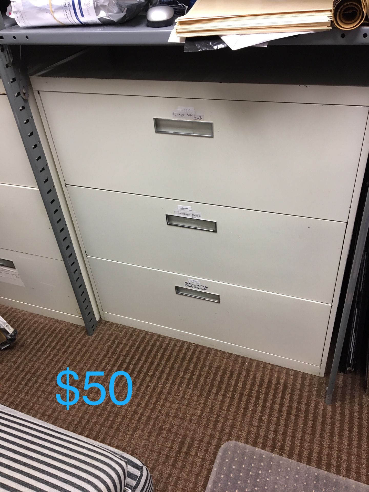 2 file cabinets with key lock