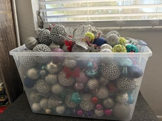 Christmas tree ornaments and decorations