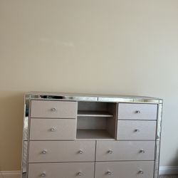 Michael Amini & Jane Seymour Hollywood loft 8 drawer dresser