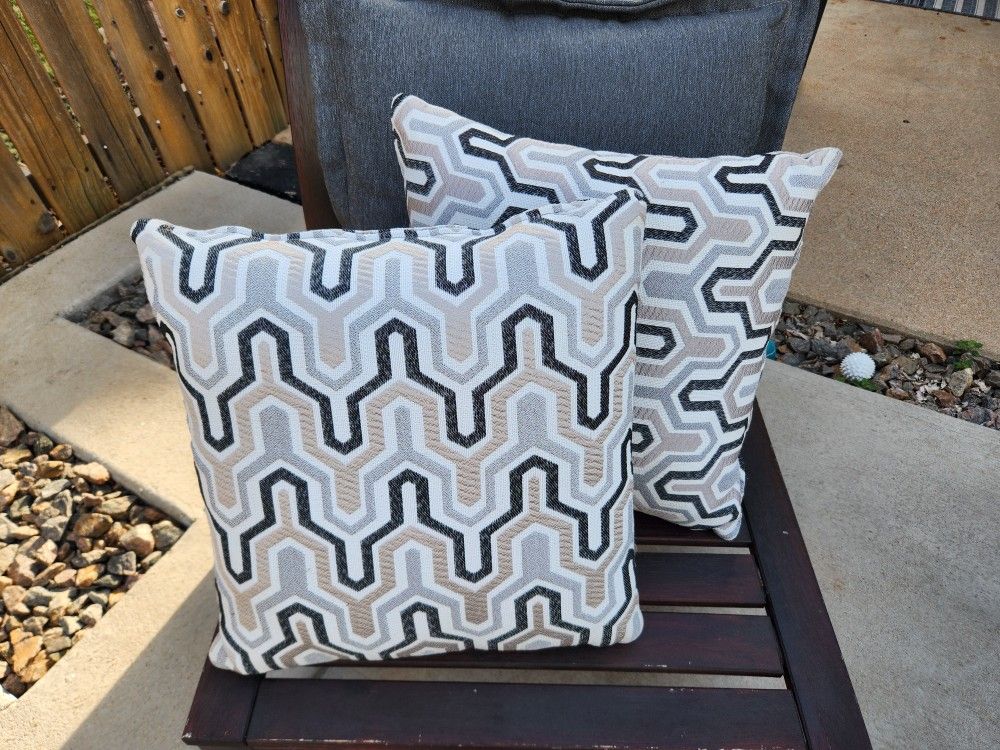 Silver/Grey Geometric Outdoor Pillows