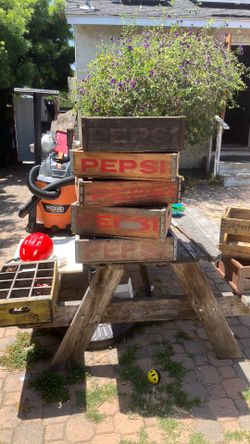5 Vintage Pepsi crates