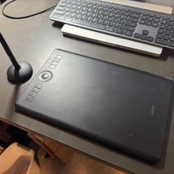Wacom Intuos Pro Medium Graphic Tablet