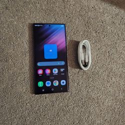 Samsung S22 Ultra |128GB |
CarrierUnlocked |Works Any Company |w/ Charger