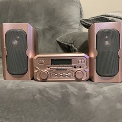 small vintage-style Magnavox stereo/CD shelf