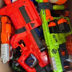 Apx 10 Nerf Guns Many Battery Operated