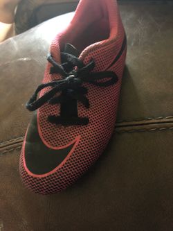 Soccer shoes