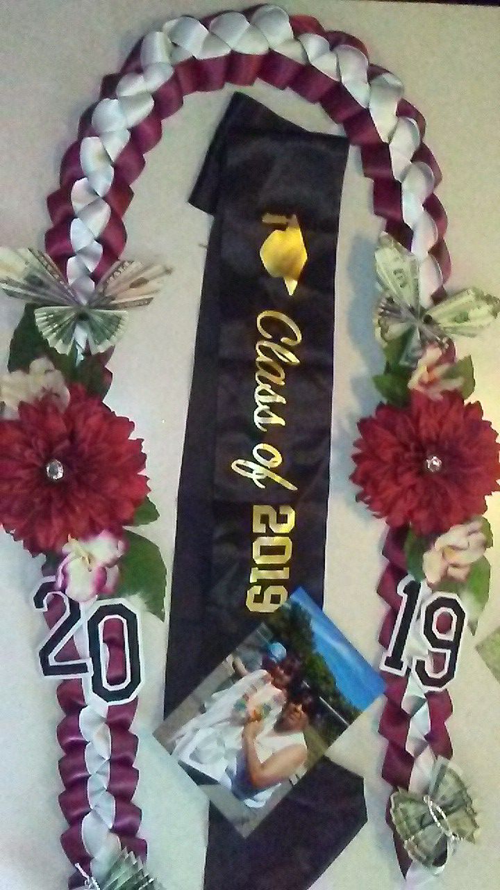 Graduation Ribbon lei