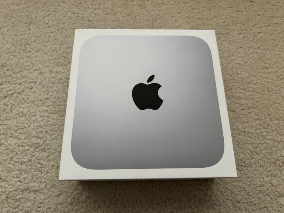 Mac mini Desktop - Apple M1 chip - 8GB Memory - 256GB SSD - Silver
