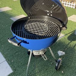 Weber Kettle Master-Touch Charcoal Grill 22" blue 