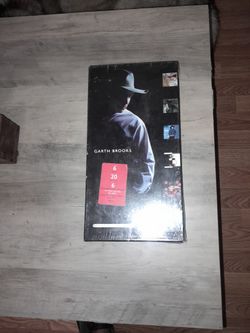 Garth Brooks Box Set ( The Limited Series)