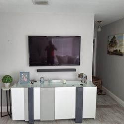TV And Sound Bar