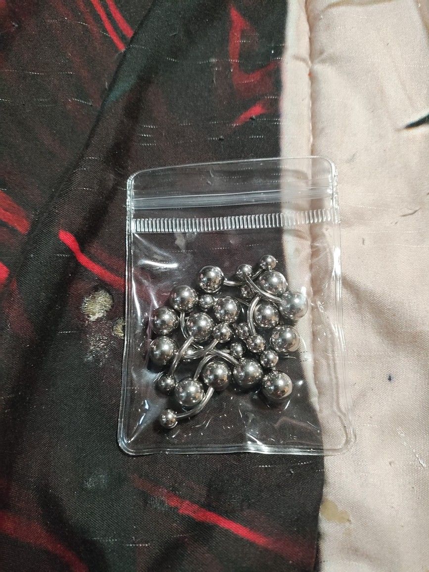 BELLY BUTTON LOT OF 14