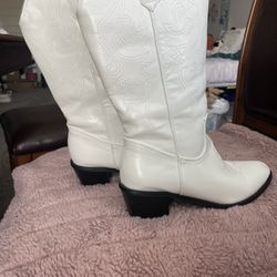 White Cowboy Boots Women’s 7.5