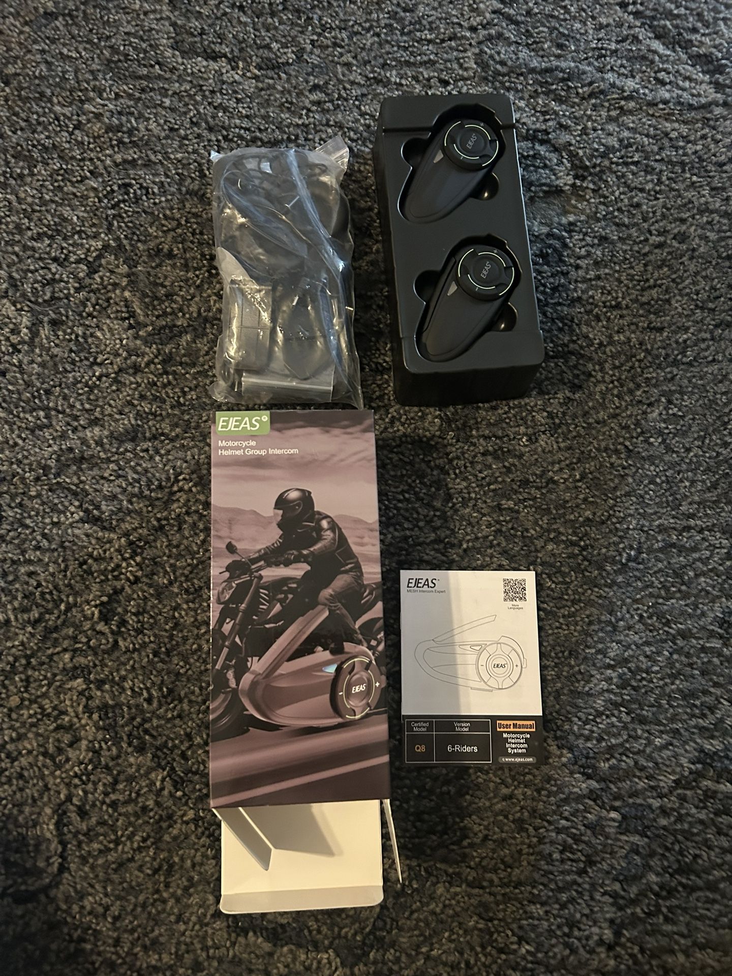 EJEAS Q8 Motorcycle Helmet Bluetooth Intercom, New Mesh 3.0 Group Intercom System with Music Sharing and Channel Switching for 6 Riders Talking at The
