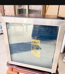 INSIGNIA 48-CAN BEVERAGE COOLER IN STAINLESS STEEL $180