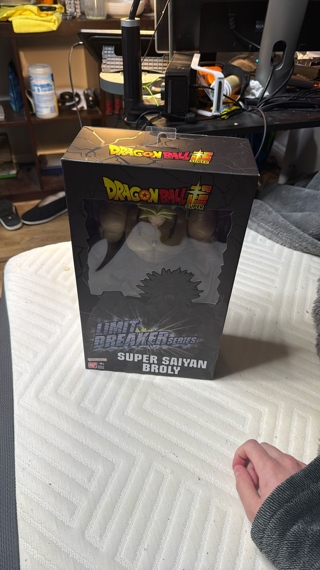 Super Saiyan Broly Figure