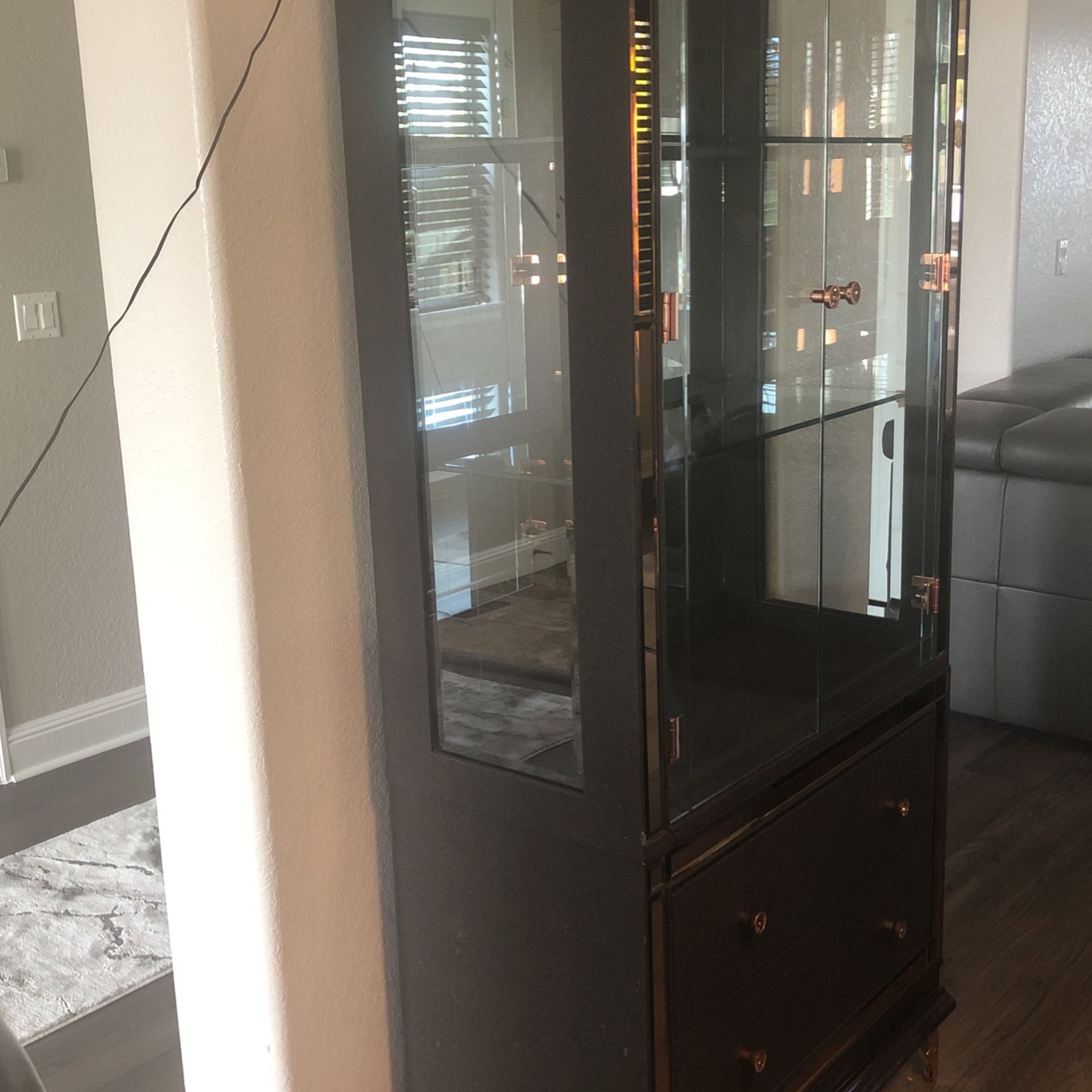 Dining room furniture from Mor Furniture store in a good condition. for