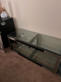 Very nice table for TV