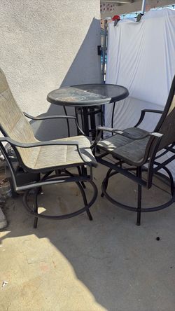 Outdoor Patio Bistro Set with 2 Chairs