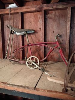 Mid 70s Schwinn bike frame and seat