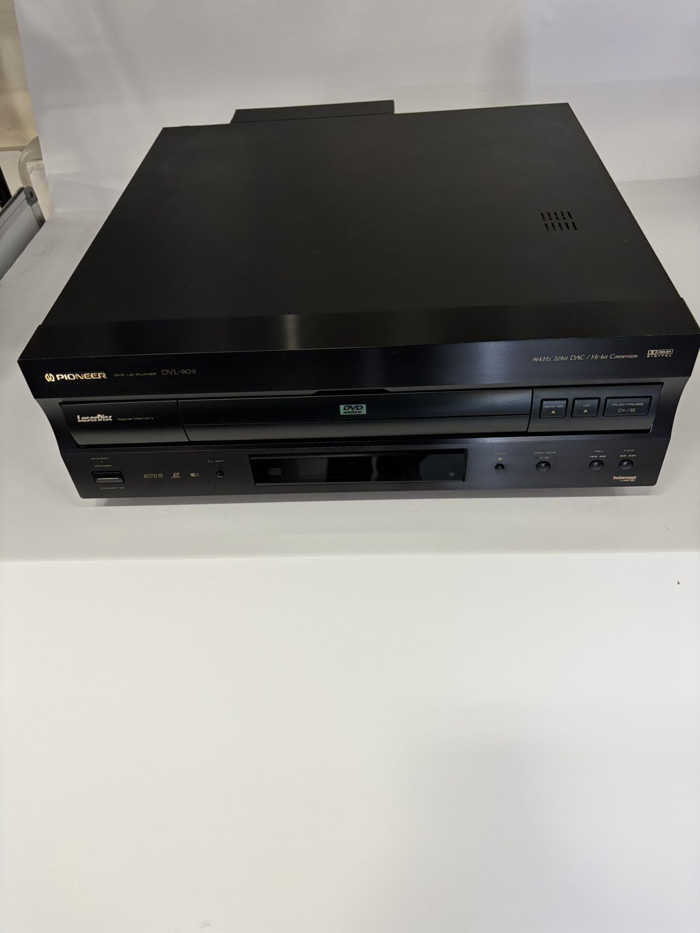 Pioneer DVL-909 Laserdisc player