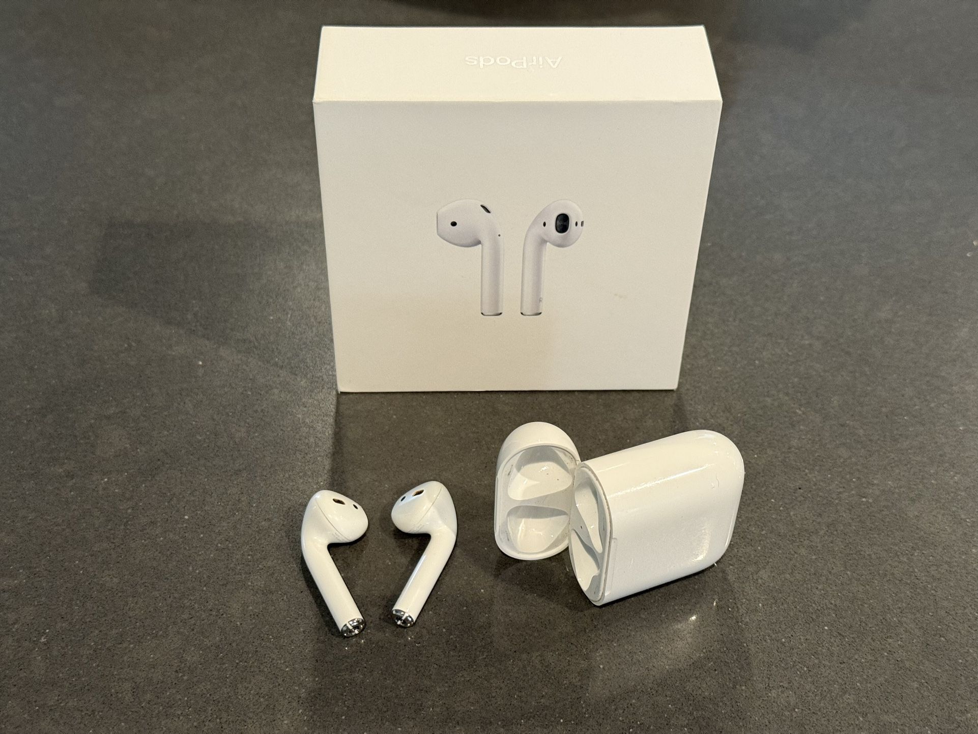 Apple AirPods Gen 1