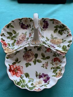 Royal Danube 3 sectioned dish