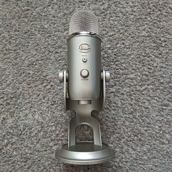 Blue YETI USB Microphone (Silver)