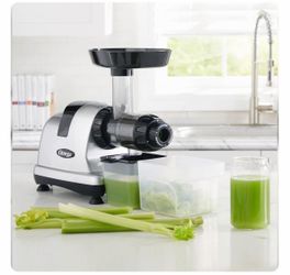 Omega Cold Press Juicer, MM900