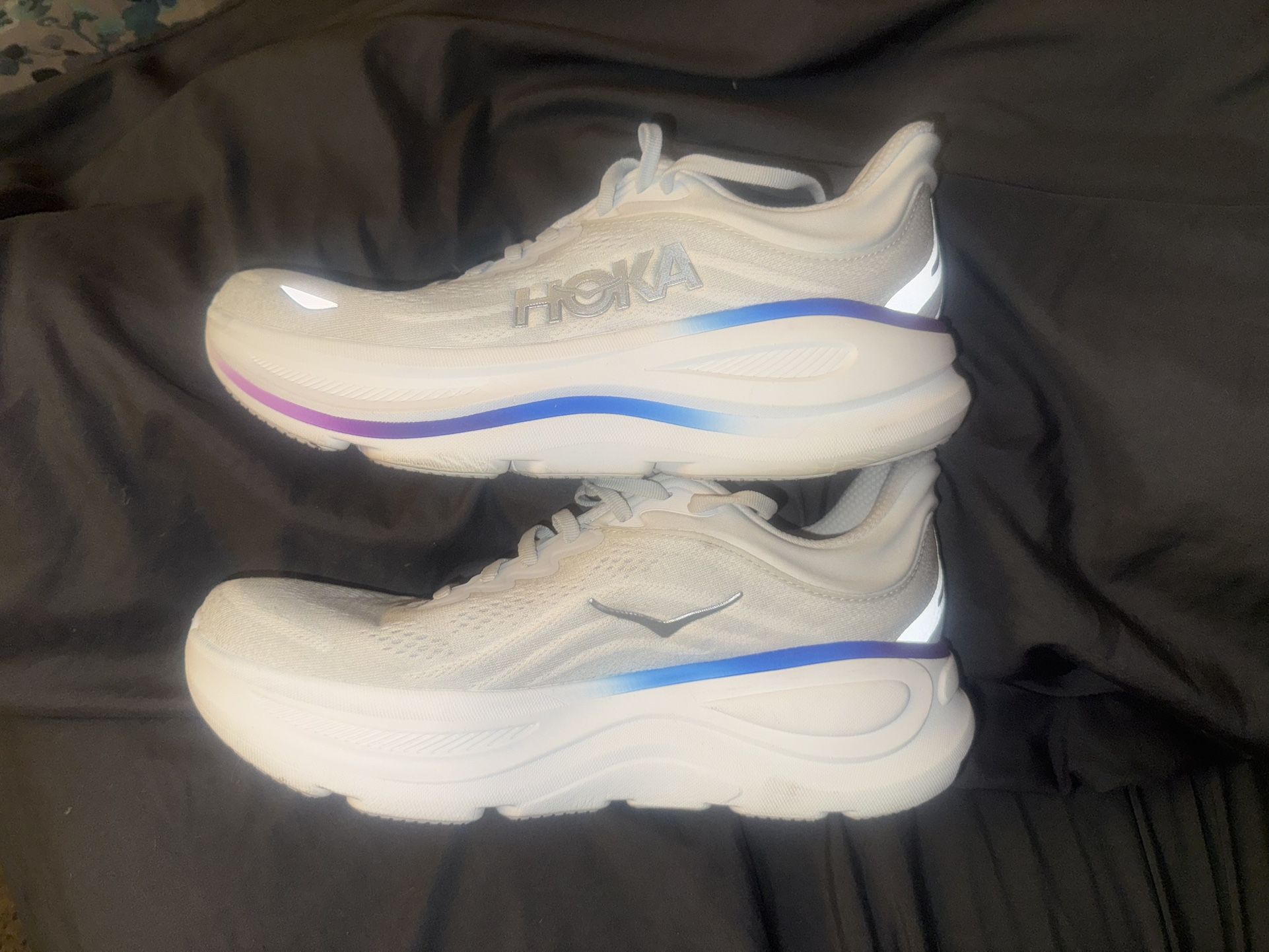 Hoka Bondi 9 Women’s Size 10 White / Cyclamen(rainbow)