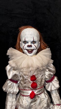 PENNYWISE CLOWN DOLL LIFE SIZE