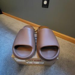 Yeezy Slide
