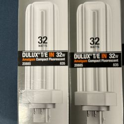 Sylvania 20885 Compact Fluorescent 4 Pin Triple Tube 32 watt set of to lamps 