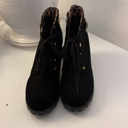New Woman Boots Size 7,5 