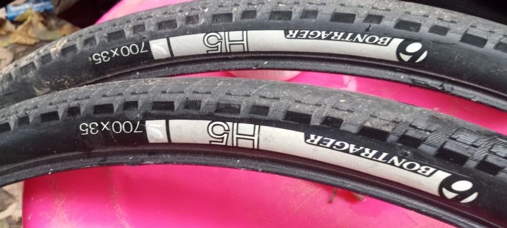 Bontrager H5 Bicycle Tires 700c. Sets Of 2. Available In 3 Widths.