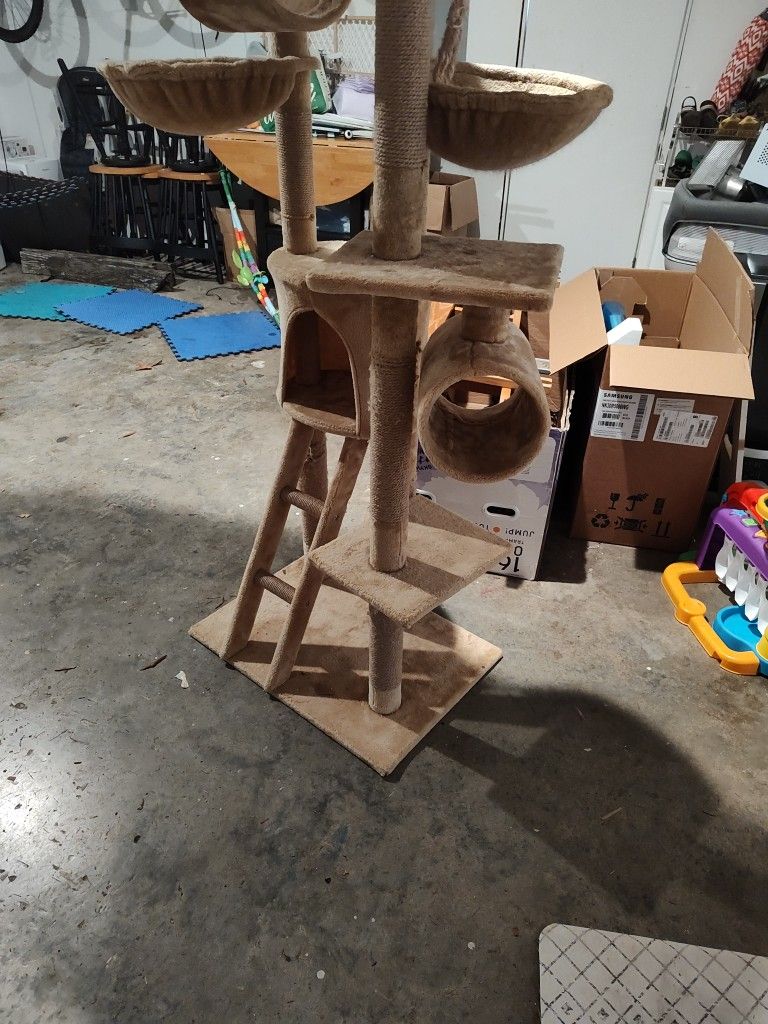 7-8 Ft Cat Tower 