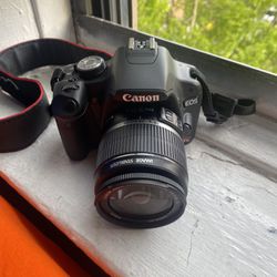 Canon EOS T1i DSLR Camera with 18-55mm Lens in Excellent Condition 