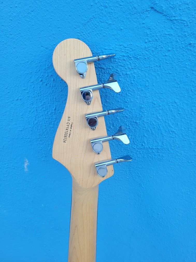 5 String Bass Guitar Fender Squire