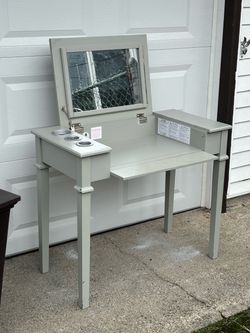 Pretty wood vanity