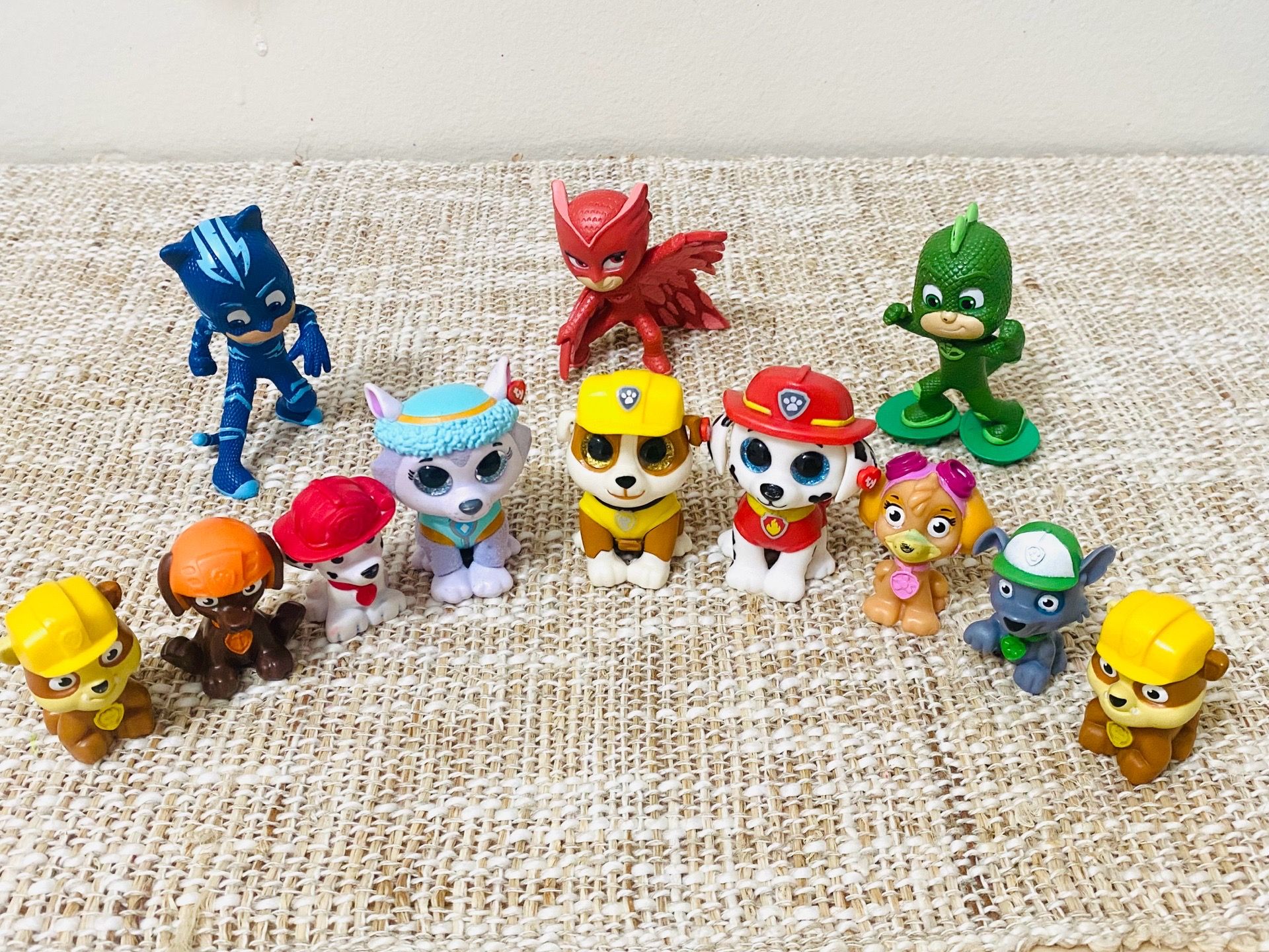PAW Patrol + PJ Mask Figures