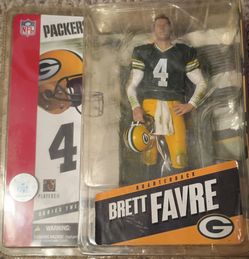 NFL SERIES 12 GREEN BAY PACKERS BRETT FAYRE NUMBER 4  QUATERBACK