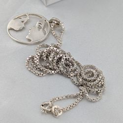 Mom & Child Pendant Necklace in Sterling Silver 925