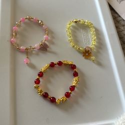 3 Bracelets 