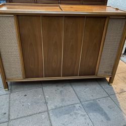 1960s Magnavox Tube Stereo Cabinet