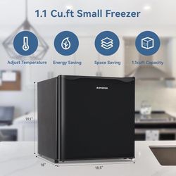 1.1 Cu.ft Upright Mini Freezer for Dorms Apartment Black