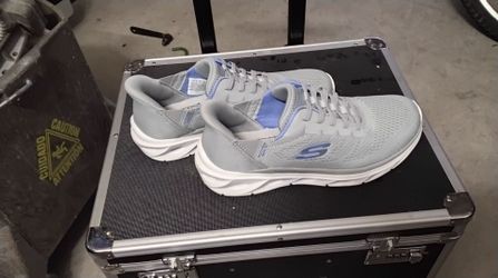 Skechers. Size7 women's