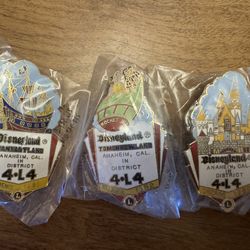 Collectible Disney 4L4 Pinc