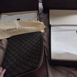Louis Vuitton Portfolios
